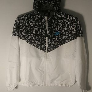 NIKE Jacket women's XS white/black flowers.  Nwt